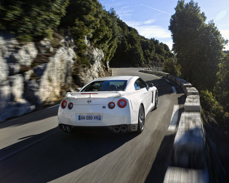 2011 Nissan GT-R Picture